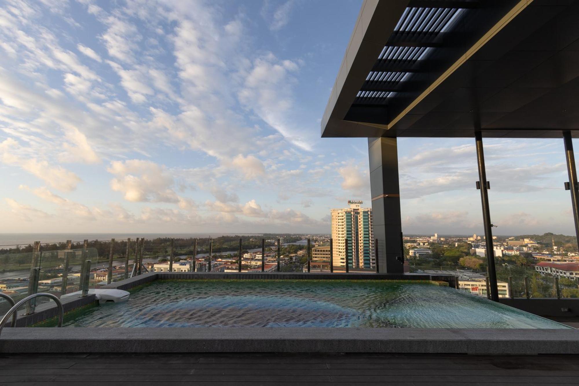 Mercure Miri City Centre Exterior photo